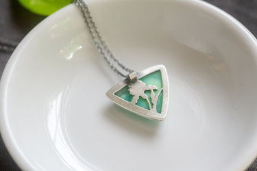 Chrysoprase Iris Flower Pendant